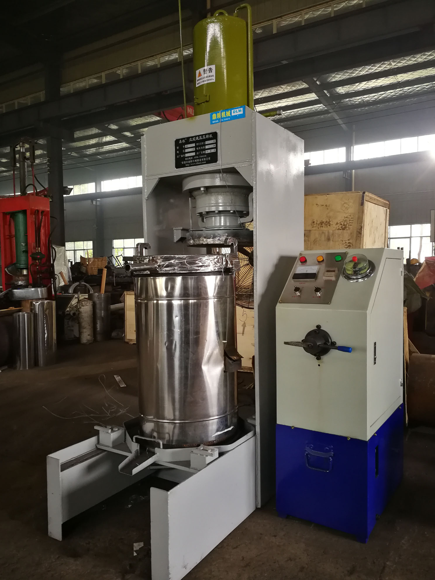 不銹鋼超高壓立式液壓壓榨機，果汁壓榨機，果渣壓榨機，藥材壓榨，油渣處理，白土壓榨